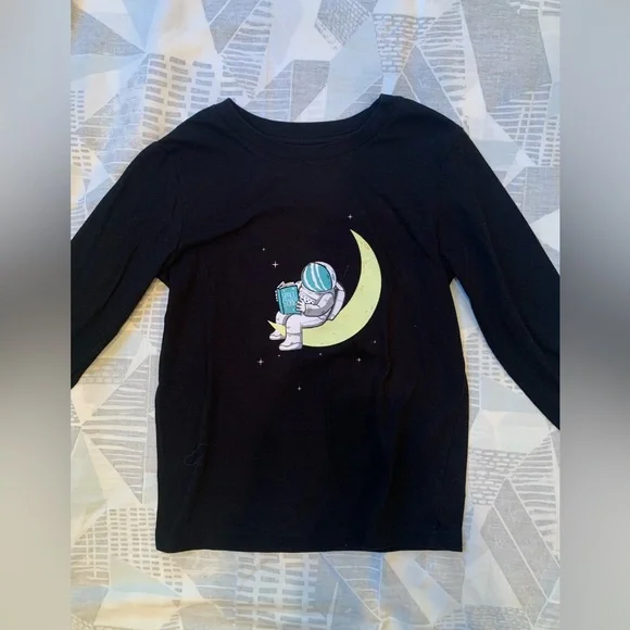 Lot of 6 Long sleeved graphic tees - Picture 2 of 11